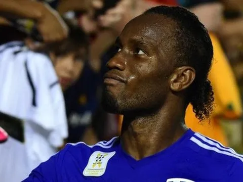 Chống đối HLV, Drogba bị phạt