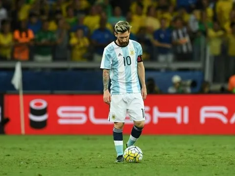 Dư âm Brazil 3-0 Argentina: Messi 'chết', La Albiceleste cũng 'hấp hối'