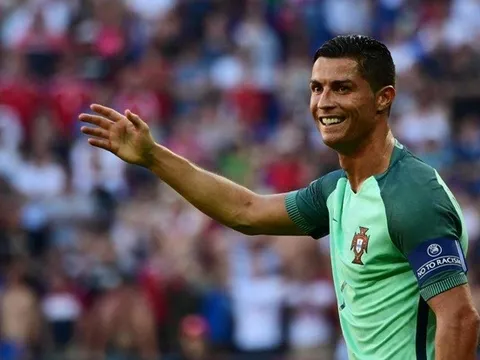 Đưa BĐN đi tiếp, Ronaldo vẫn không vui nổi