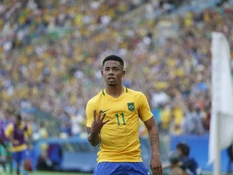 "Đừng quên rằng Gabriel Jesus chỉ mới 19"