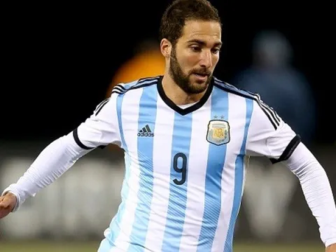 Được Atletico quan tâm, Higuain vẫn hờ hững