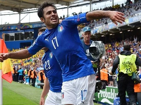 Italia đánh gục Thụy Điển bằng lối đá cực kỳ đáng sợ