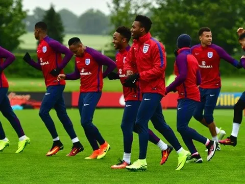 HLV Hodgson đã chọn được đội hình?