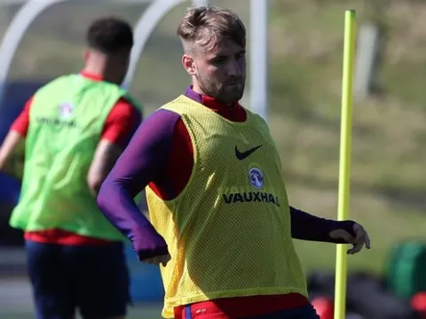 Tin dữ cho M.U: Luke Shaw rời khỏi tuyển Anh vì vấn đề thể lực