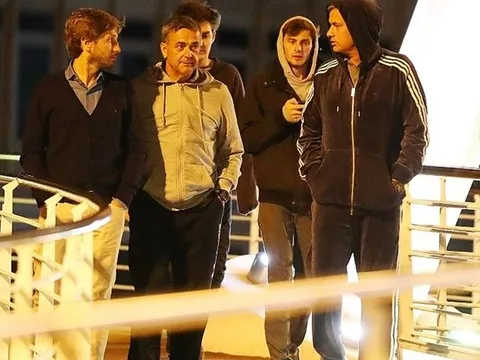 Rảnh rỗi, Mourinho lại dẫn 'đồng bọn' đi du hí