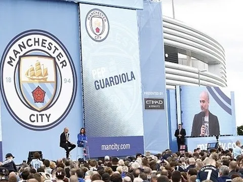 Pep Guardiola ra mắt Man City, CĐV 'rồng rắn' đến xem