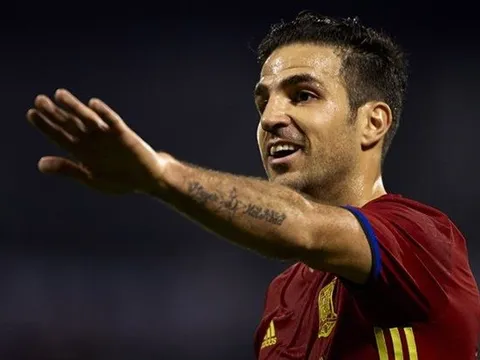 Fabregas tố TBN bị sao chép lối chơi