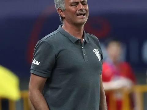 Vì sao Mourinho suýt khóc?
