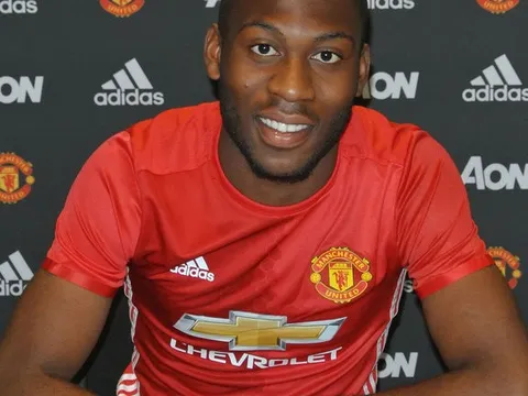 Fosu-Mensah chốt tương lai với Man Utd