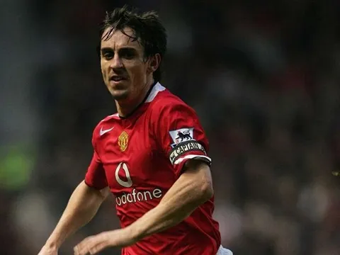 Gary Neville: Tôi đáng bị treo giò 120 trận vì chọc tức Liverpool