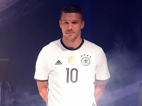 Lukas Podolski chính thức giã từ đội tuyển