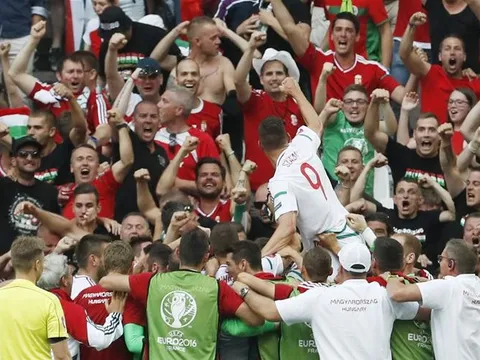 Ghi bàn phút chót, Hungary hòa kịch tính Iceland