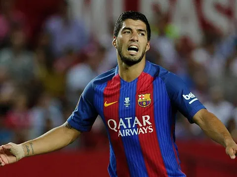 Ghi bàn, Suarez vẫn không quên gây rắc rối