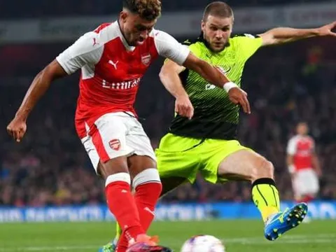 Ghi cú đúp, Alex Oxlade-Chamberlain lập cột mốc mới ở Arsenal
