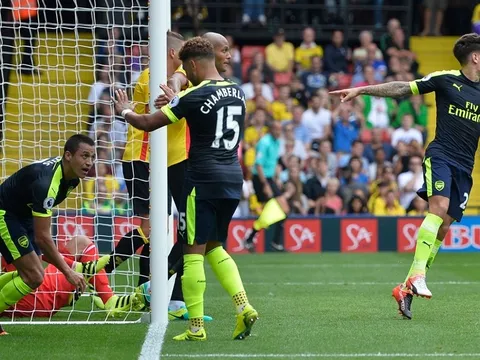 Ghi dấu cả 3 bàn, Sanchez đem chiến thắng về cho Wenger