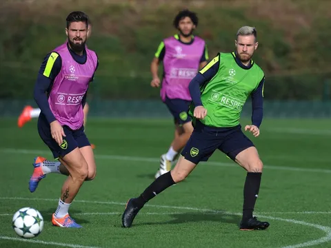 Giroud không lo về suất đá chính