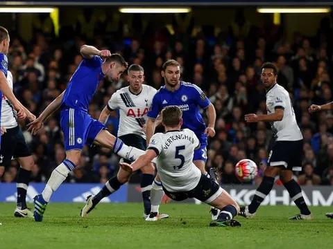 Góc HLV Trần Minh Chiến: Barca chật vật, Chelsea dễ thở, M.U trở lại