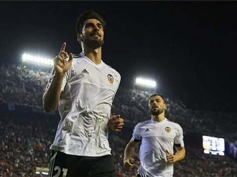 Phát hiện tiền sử chấn thương của Gomes, Barca hốt hoảng