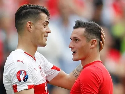 "Granit Xhaka cần kiên nhẫn"