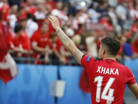 Granit Xhaka tiếp tục gây ấn tượng mạnh