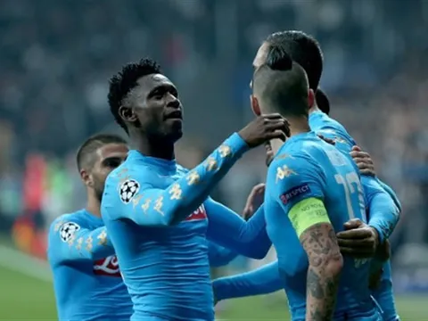 Hamsik giải nguy, Napoli bảo toàn ngôi đầu bảng B
