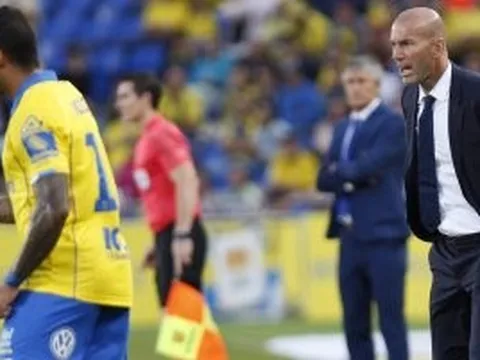 Hàng thủ Real làm Zidane đau đầu