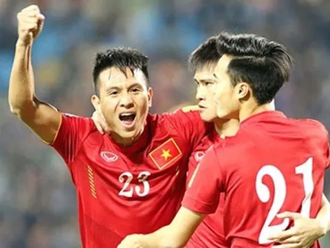 Hậu vệ tuyển Việt Nam lên bàn mổ trước thềm AFF Cup