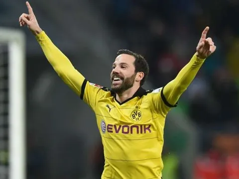 Hiệp hai thăng hoa, Dortmund ‘đánh tennis’ tại Signal Iduna Park