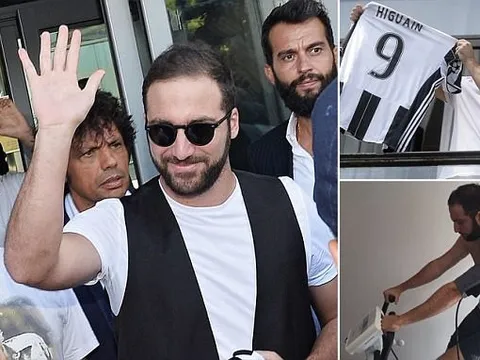 Higuain rạng rỡ khoe số áo, sao Juventus đăng tweet chào mừng