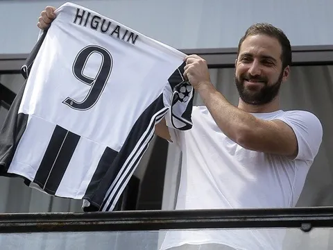 “Bà đầm già” chờ đợi gì từ Higuain?