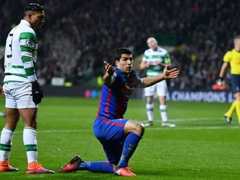 HLV Celtic "tố" Luis Suarez ăn vạ