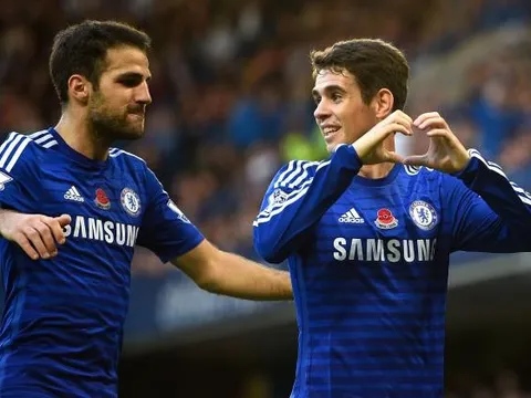 HLV Conte làm rõ tương lai Fabregas, Oscar
