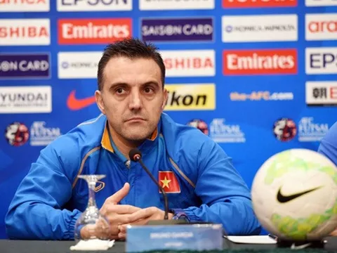 HLV futsal Việt Nam nói gì sau trận thua đậm Nga?