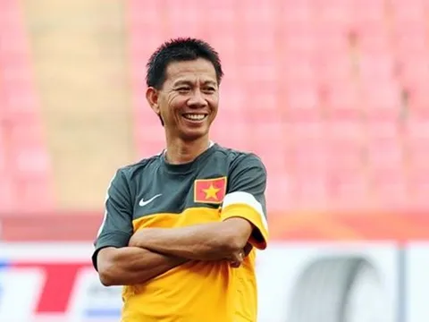 HLV Hoàng Anh Tuấn có tài, chỉ chờ... đủ tuổi