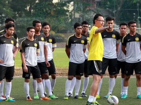 HLV Malaysia: CĐV ngưng chỉ trích, để kết quả phán xét
