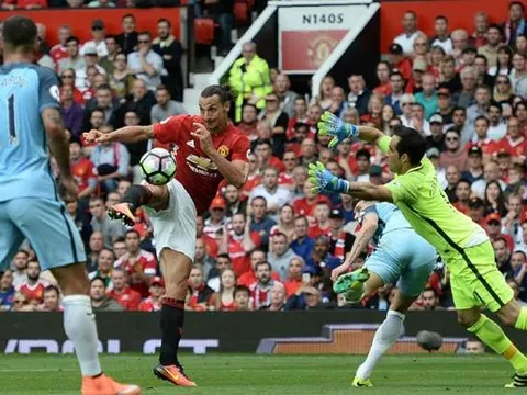 HLV Watford ví von Ibrahimovic "bất tử"