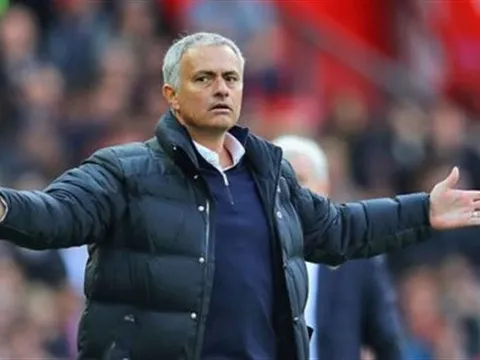 Hơn 10 năm, Man Utd mới 'co rút' đến thế
