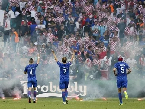 Hooligan Croatia lại có kế hoạch khiến đội nhà bị loại