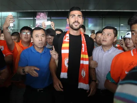 10 thương vụ đình đám ở giải Ngoại hạng Trung Quốc mùa hè 2016
