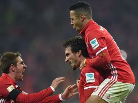 Hummels tỏa sáng đưa Hùm xám vượt ải Leverkusen
