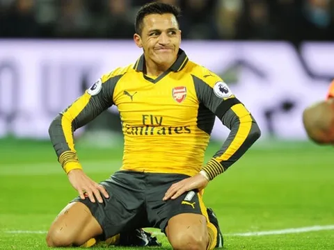 Huyền thoại Arsenal khuyên Wenger vụ Sanchez đòi lương khủng