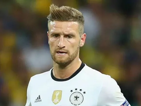 Huyền thoại Arsenal sốc khi Mustafi cập bến Emirates