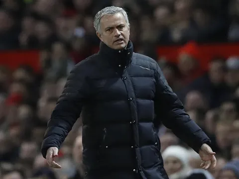 Huyền thoại Arsenal tin M.U sẽ không lọt nổi vào Top 4