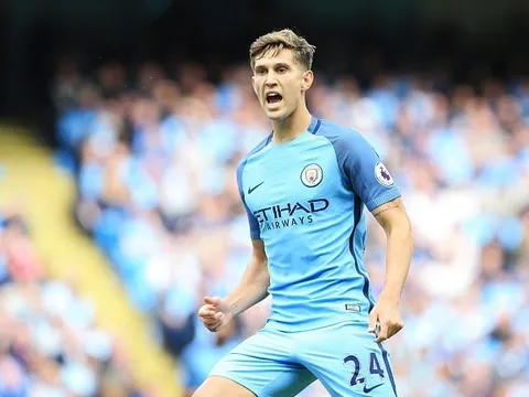 Huyền thoại M.U tin vào tương lai của John Stones