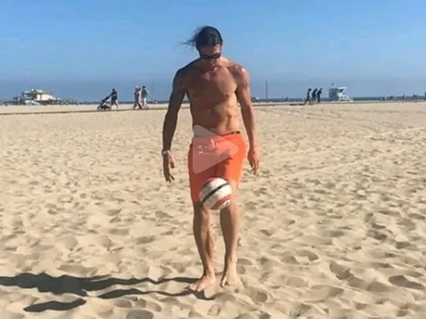 Ibrahimovic tung clip độc "dằn mặt" hàng thủ Premier League