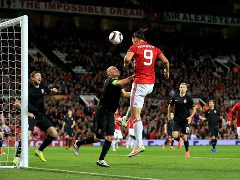Ibrahimovic chỉ gặp một vấn đề duy nhất tại Europa League