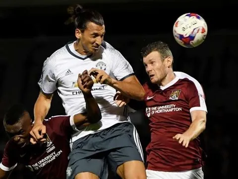 Ibrahimovic là sai lầm lớn của Mourinho