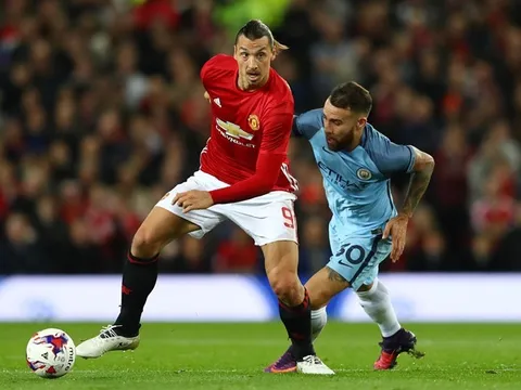 Ibrahimovic lại bị chỉ trích vì đổi áo với cầu thủ Chelsea