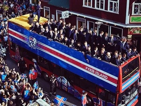 Tuyển Iceland được chào đón như nhà vô địch ở quê nhà