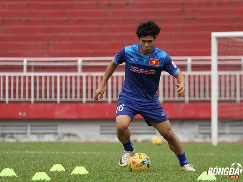 Công Phượng luyện bài tủ trước khi lên đường tham dự AFF Cup 2016